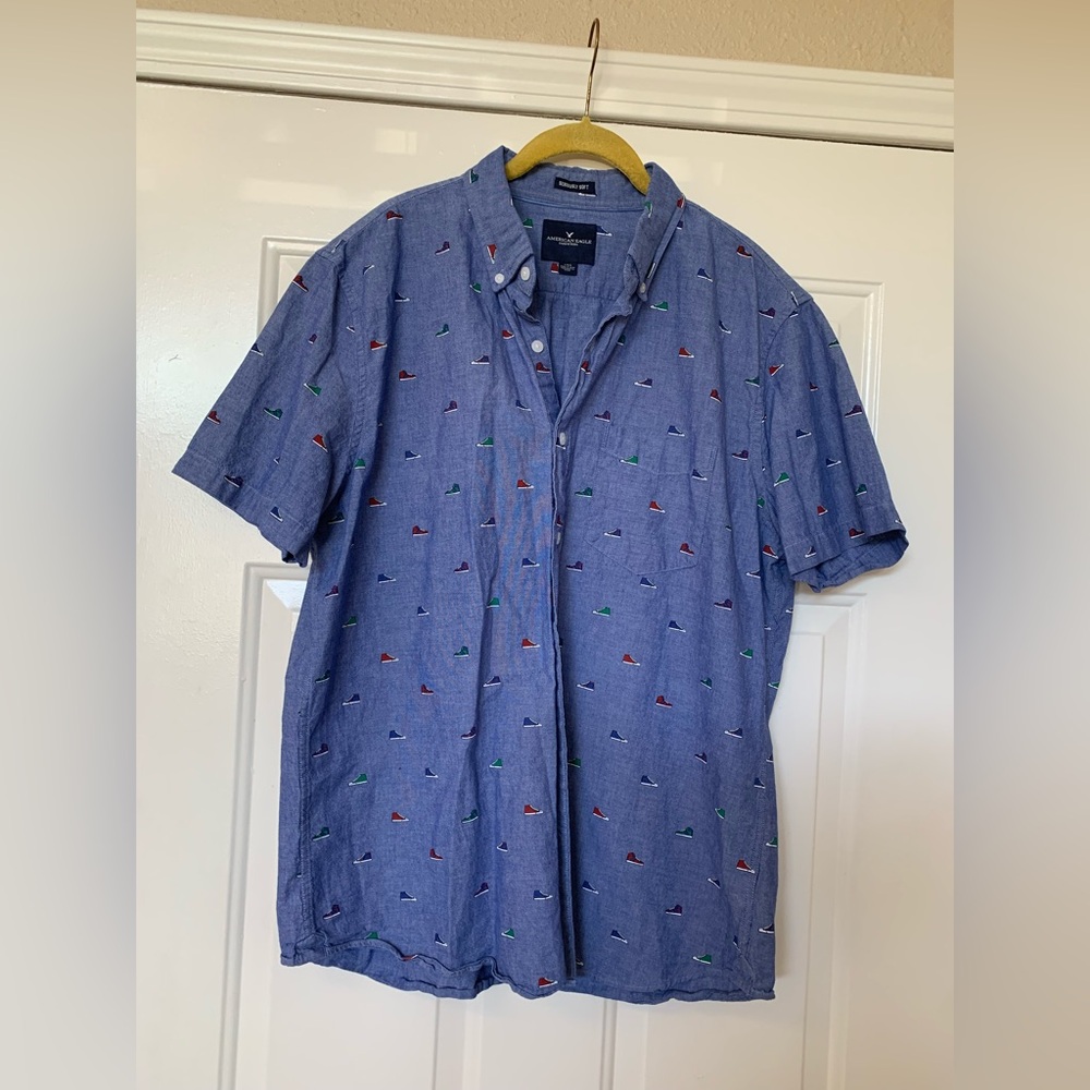 American Eagle Blue Short Sleeve Button Up 🌴